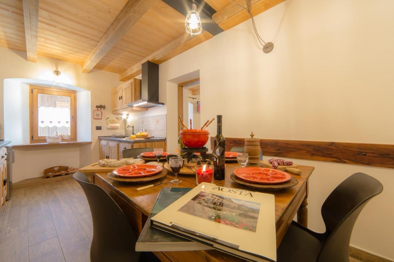 Maison Julie-Lungo La Via Francigena Etroubles Exteriér fotografie