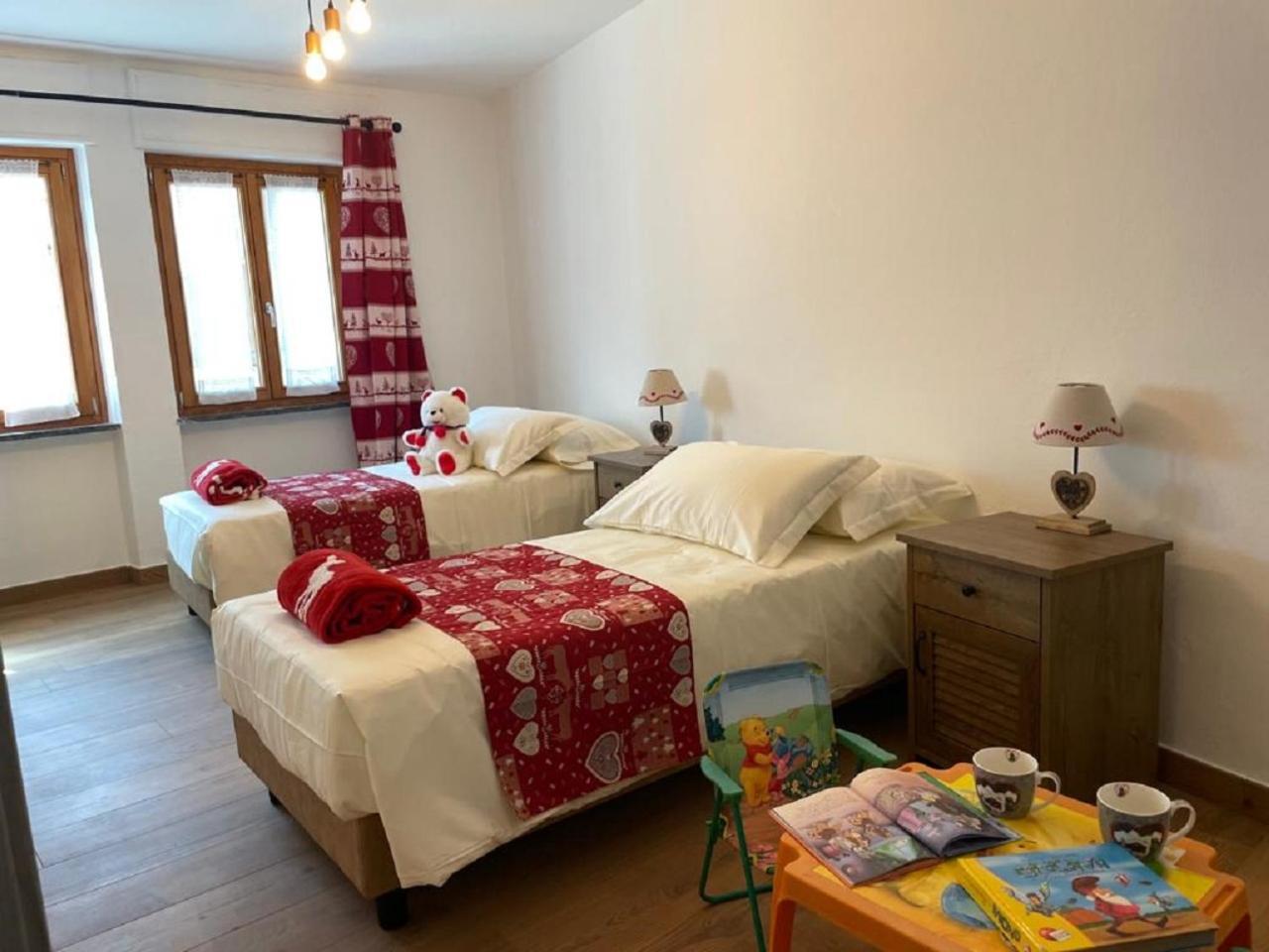 Maison Julie-Lungo La Via Francigena Etroubles Exteriér fotografie