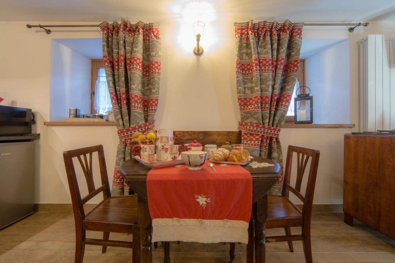 Maison Julie-Lungo La Via Francigena Etroubles Exteriér fotografie